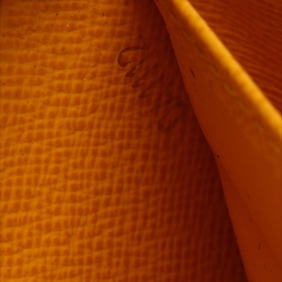 LOUIS VUITTON Zippy Long Wallet Epi Leather Mimosa - Picture 6 of 15